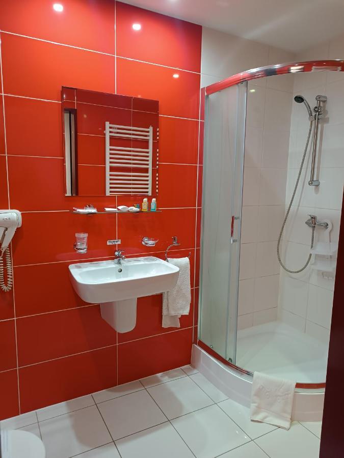 Amigo Hotel Sulejówek エクステリア 写真