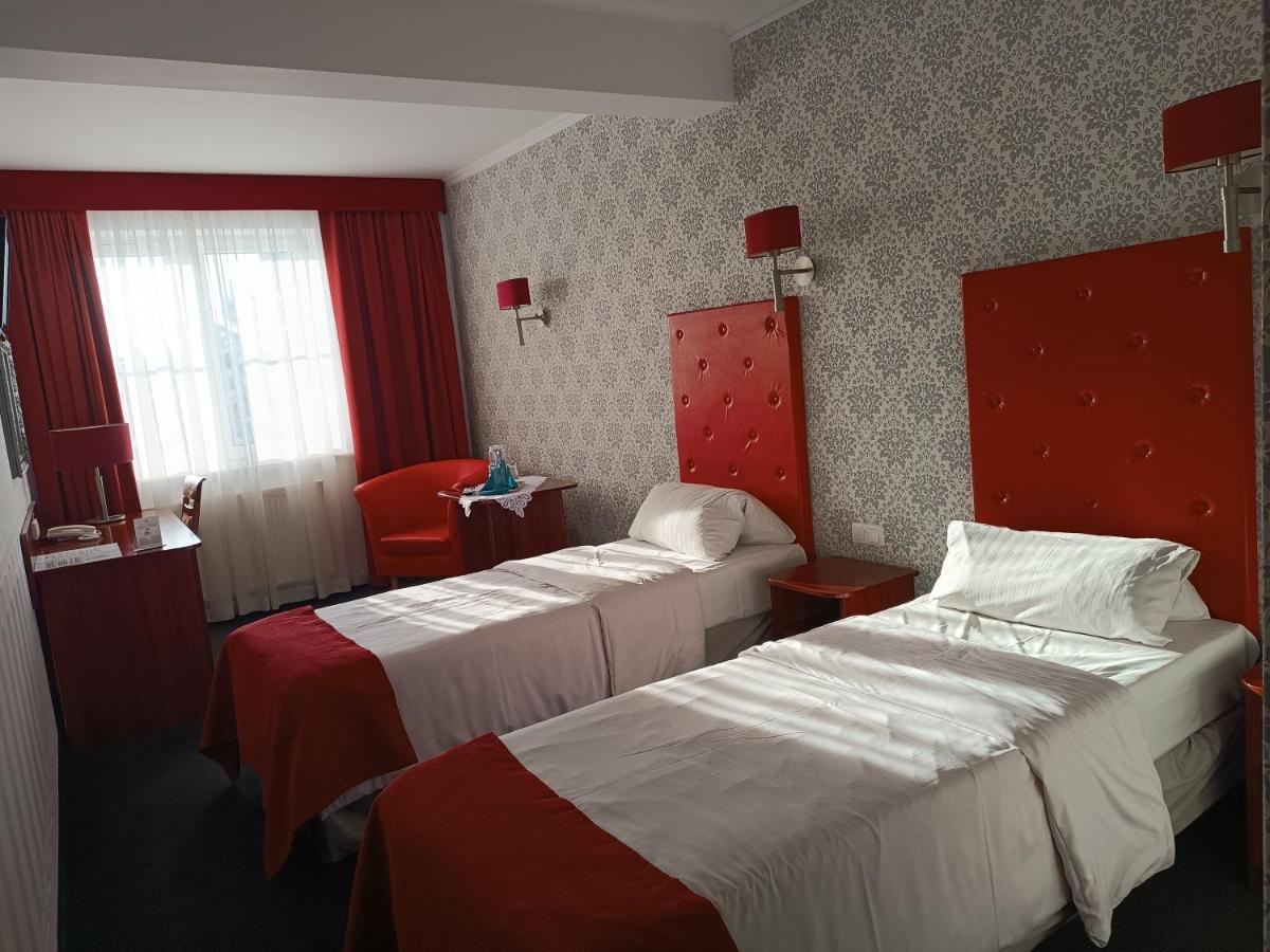 Amigo Hotel Sulejówek エクステリア 写真