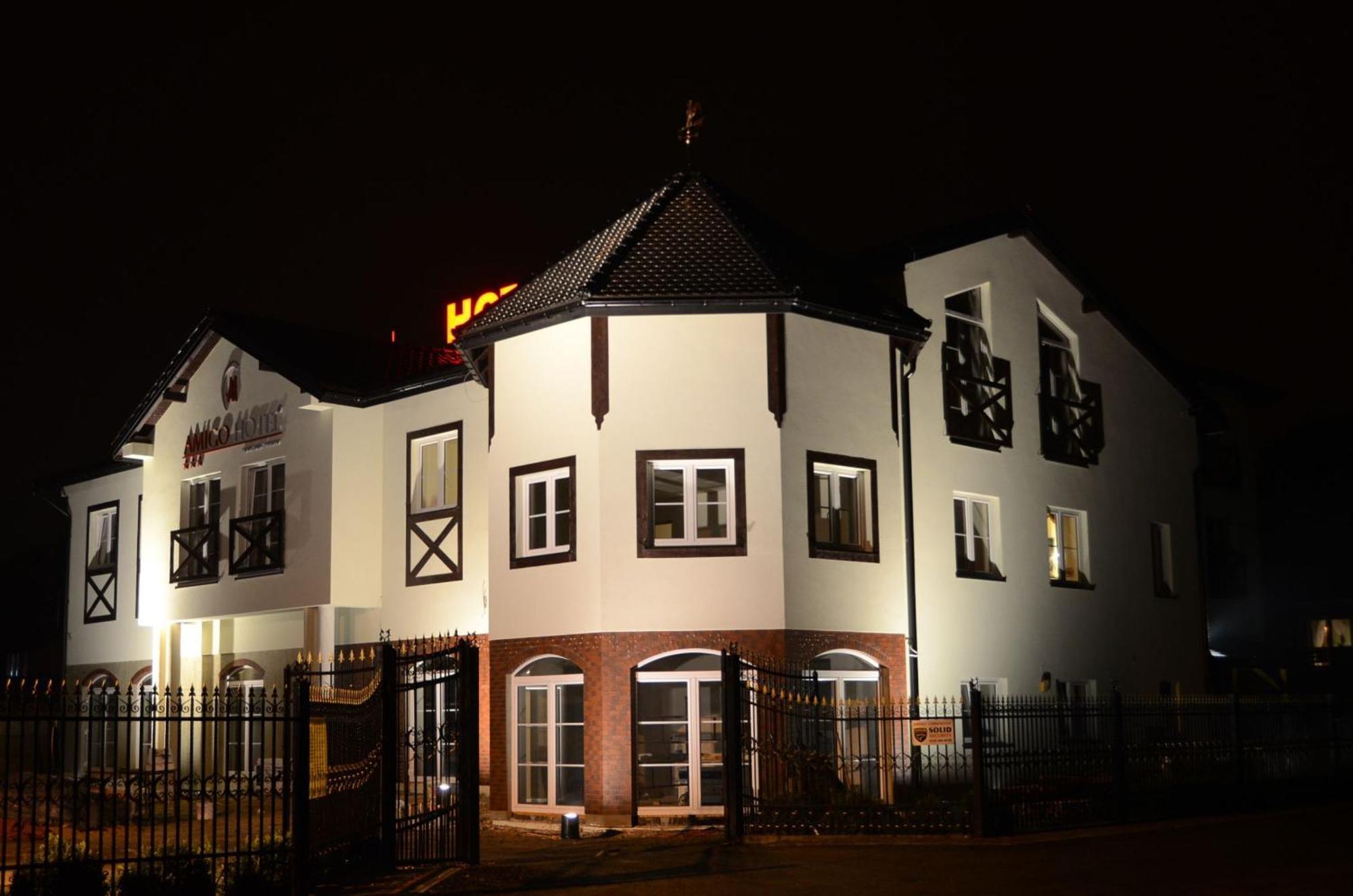 Amigo Hotel Sulejówek エクステリア 写真