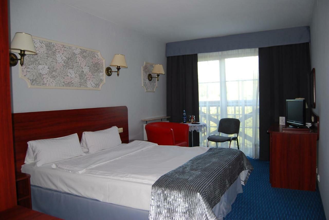 Amigo Hotel Sulejówek エクステリア 写真