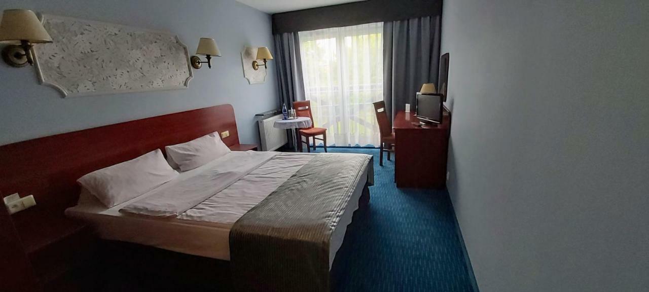 Amigo Hotel Sulejówek エクステリア 写真