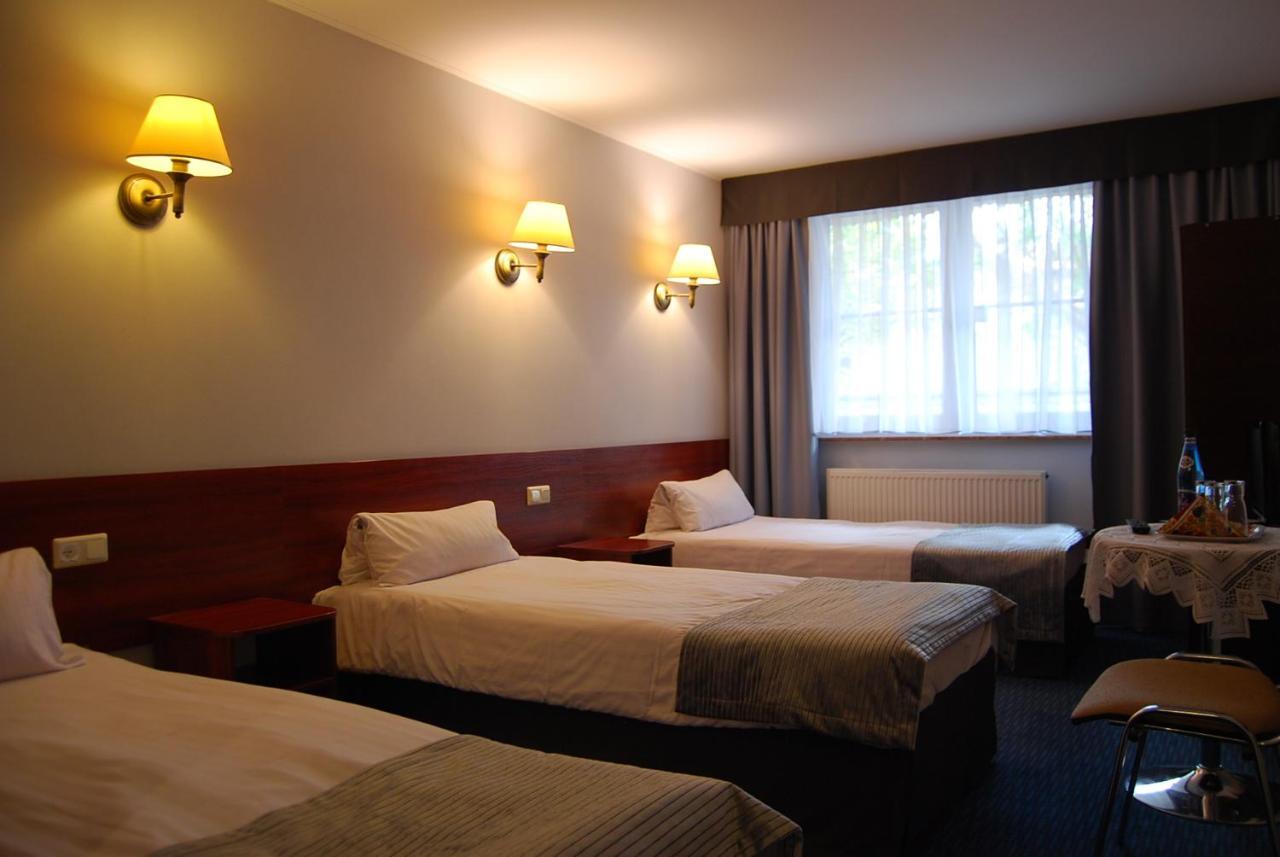 Amigo Hotel Sulejówek エクステリア 写真