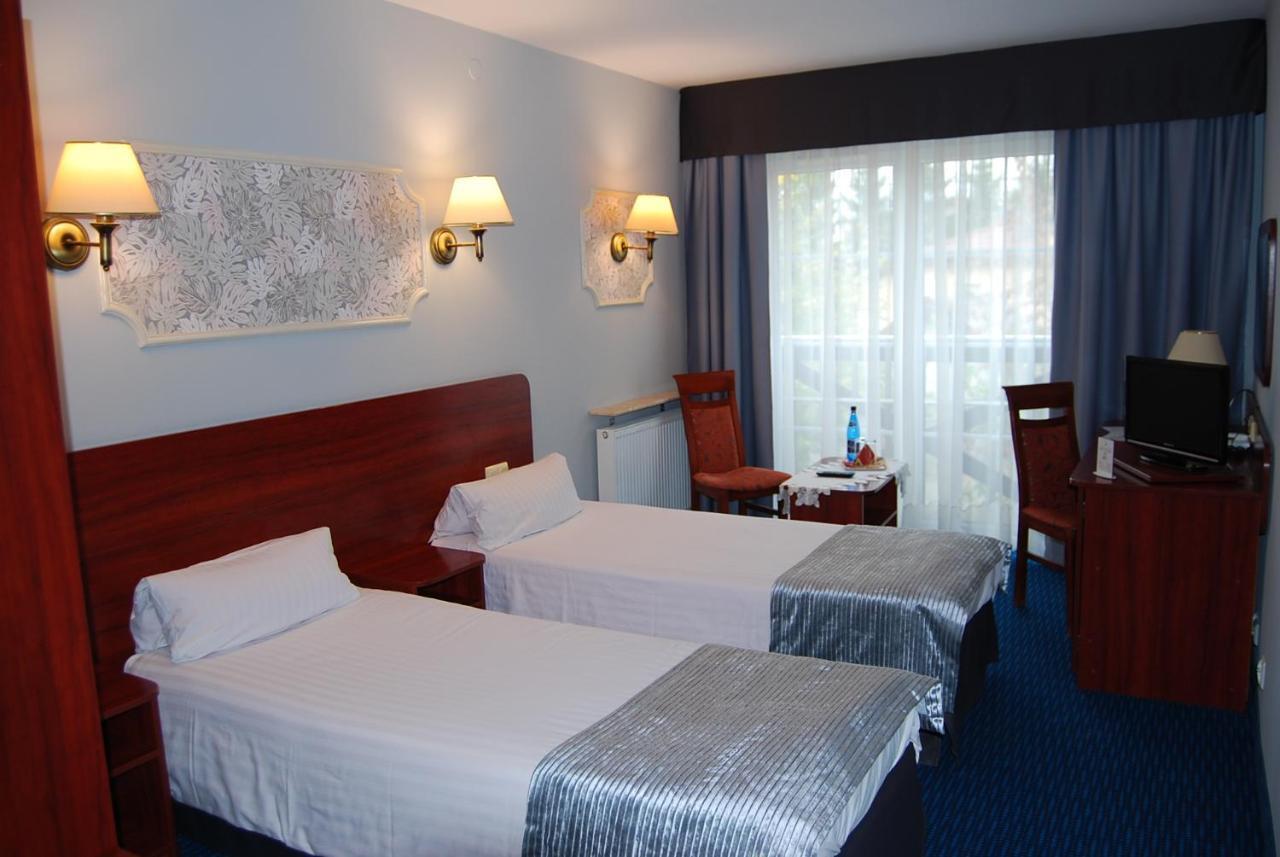 Amigo Hotel Sulejówek エクステリア 写真